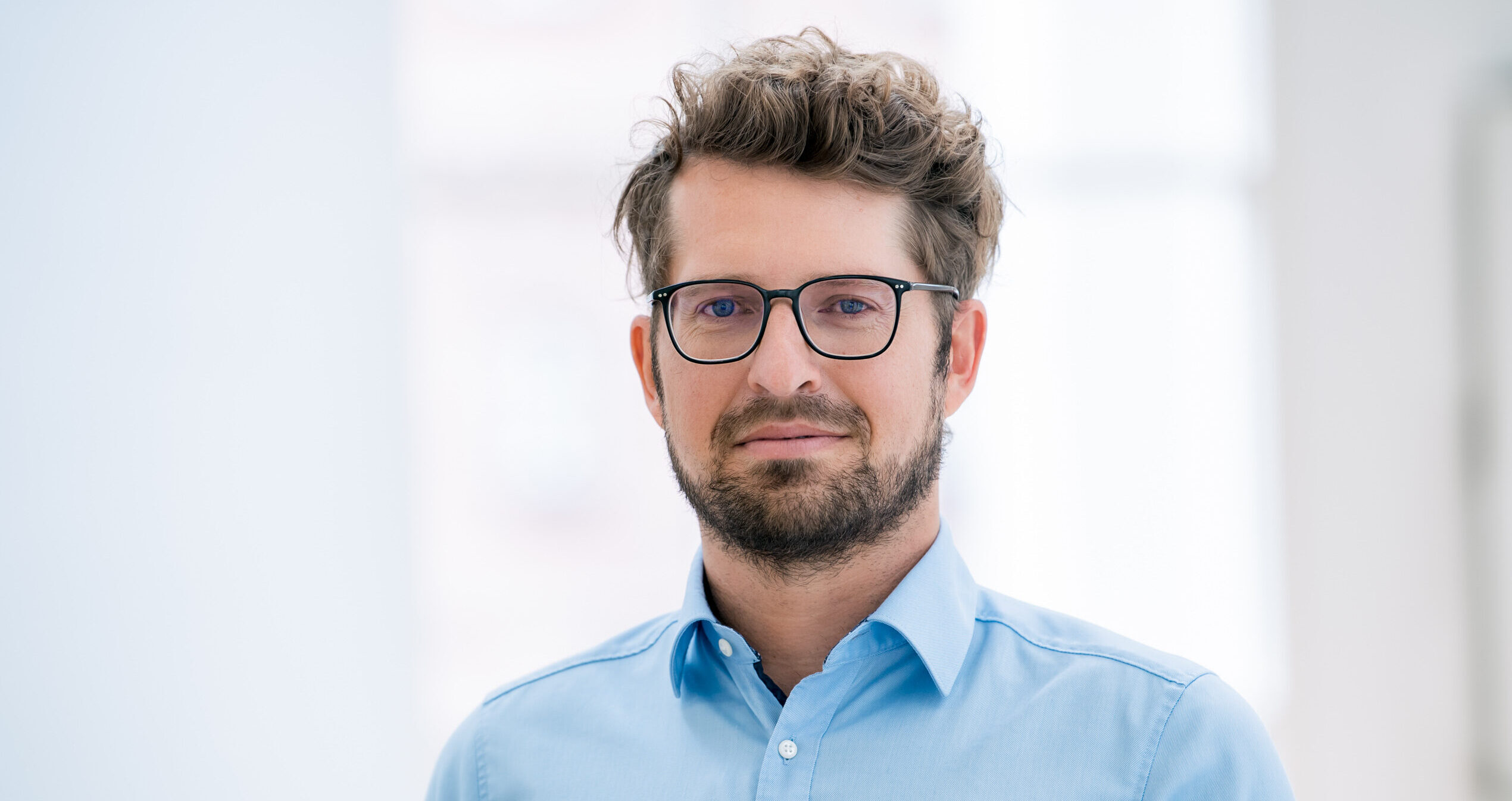 Auszeichnung für die SCHÖNES LEBEN Gruppe – IT Leiter Benedikt Merk wird als TOP 40 unter 40 im Management der Pflege 2022 prämiert