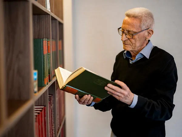 Bewohner SCHÖNES LEBEN Wohnen in der Bibliothek