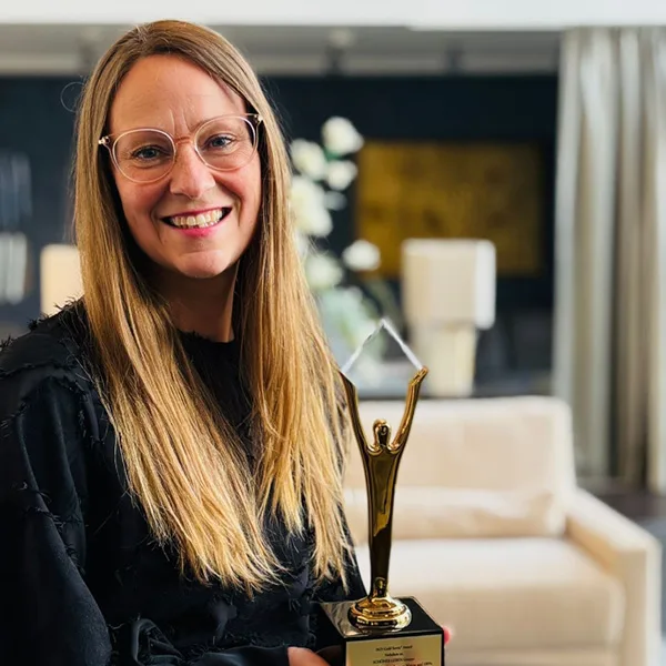 SCHÖNES LEBEN Gruppe gewinnt German Stevie Award