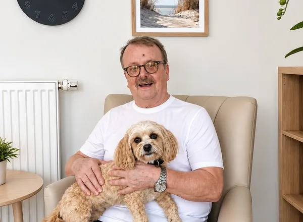 Pflegebedürftig mit Hund SCHÖNES LEBEN Ambulante Pflege